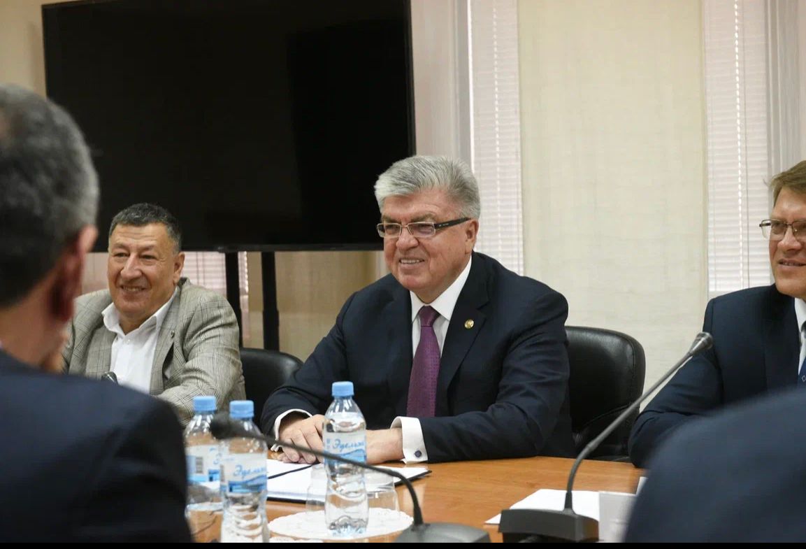 Представители КС «МААР» в рамках визита в Республику Татарстан встретились с Главой города Набережные Челны Представители КС «МААР» в рамках визита в Республику Татарстан встретились с Главой города Набережные Челны