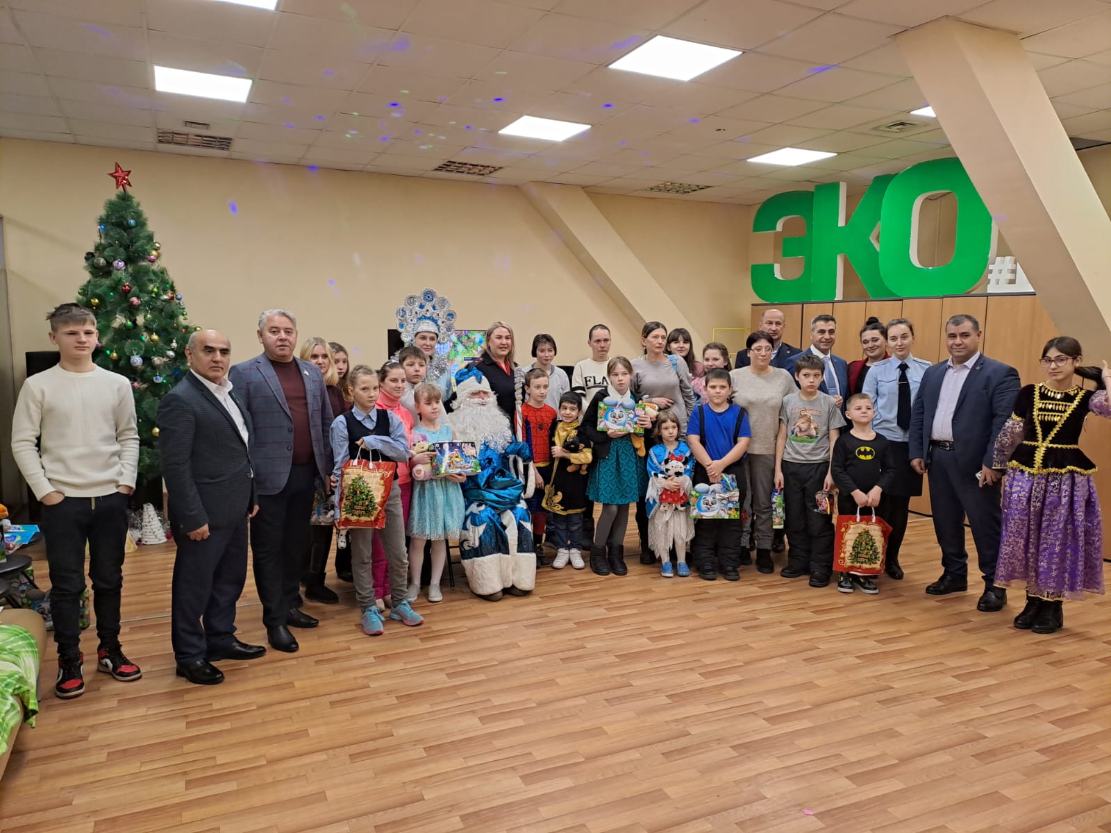 Хабаровские азербайджанцы провели новогоднюю благотворительную акцию для детей