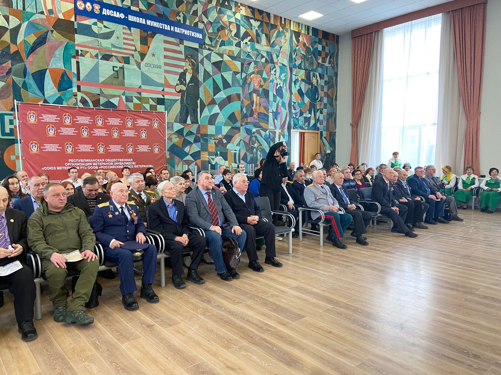 Председатель Союза ветеранов Татарстана наградил почетным нагрудным знаком руководителя регионального отделения МОО «МААР» по Республике Татарстан Председатель Союза ветеранов Татарстана наградил почетным нагрудным знаком руководителя регионального отделения МОО «МААР» по Республике Татарстан