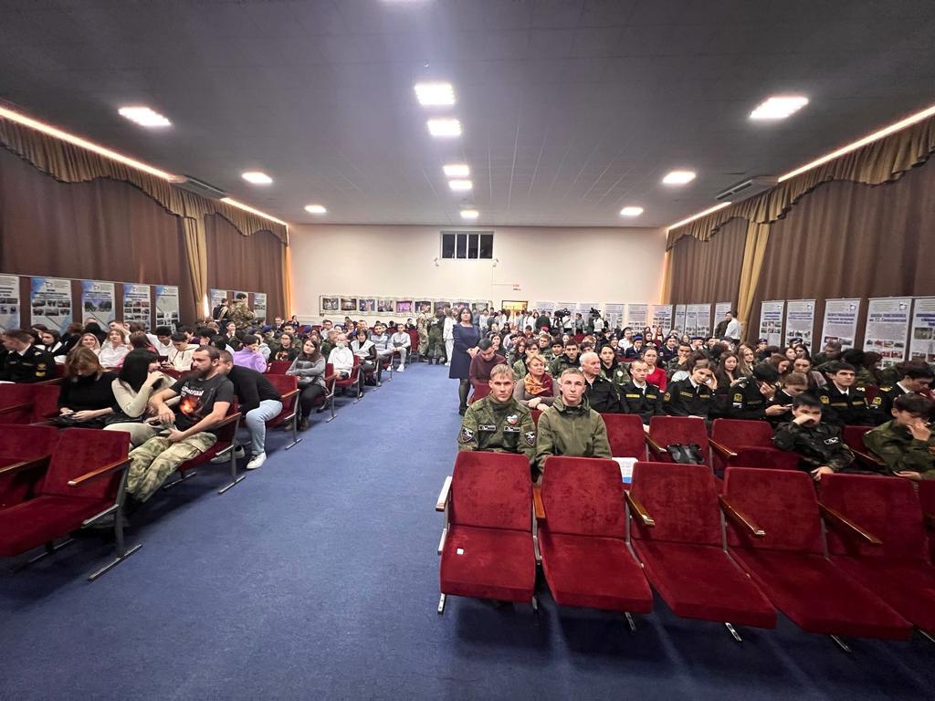 В. Рагимов принял участие в торжественном закрытии астраханской Вахты памяти