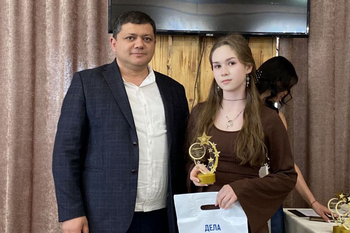 В Ижевске прошла 6-я торжественная церемония вручения именной стипендии Бахруза Гумбатова В Ижевске прошла 6-я торжественная церемония вручения именной стипендии Бахруза Гумбатова